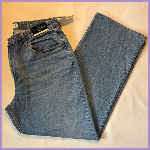 NWT 90’s Relaxed Curve Love Jeans - Picture 4 of 8